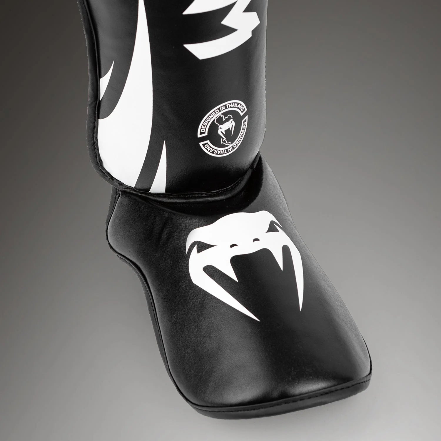 Venum Challenger Standup Shin Guards - מגן שוקיים ונום צ׳אלנג׳ר