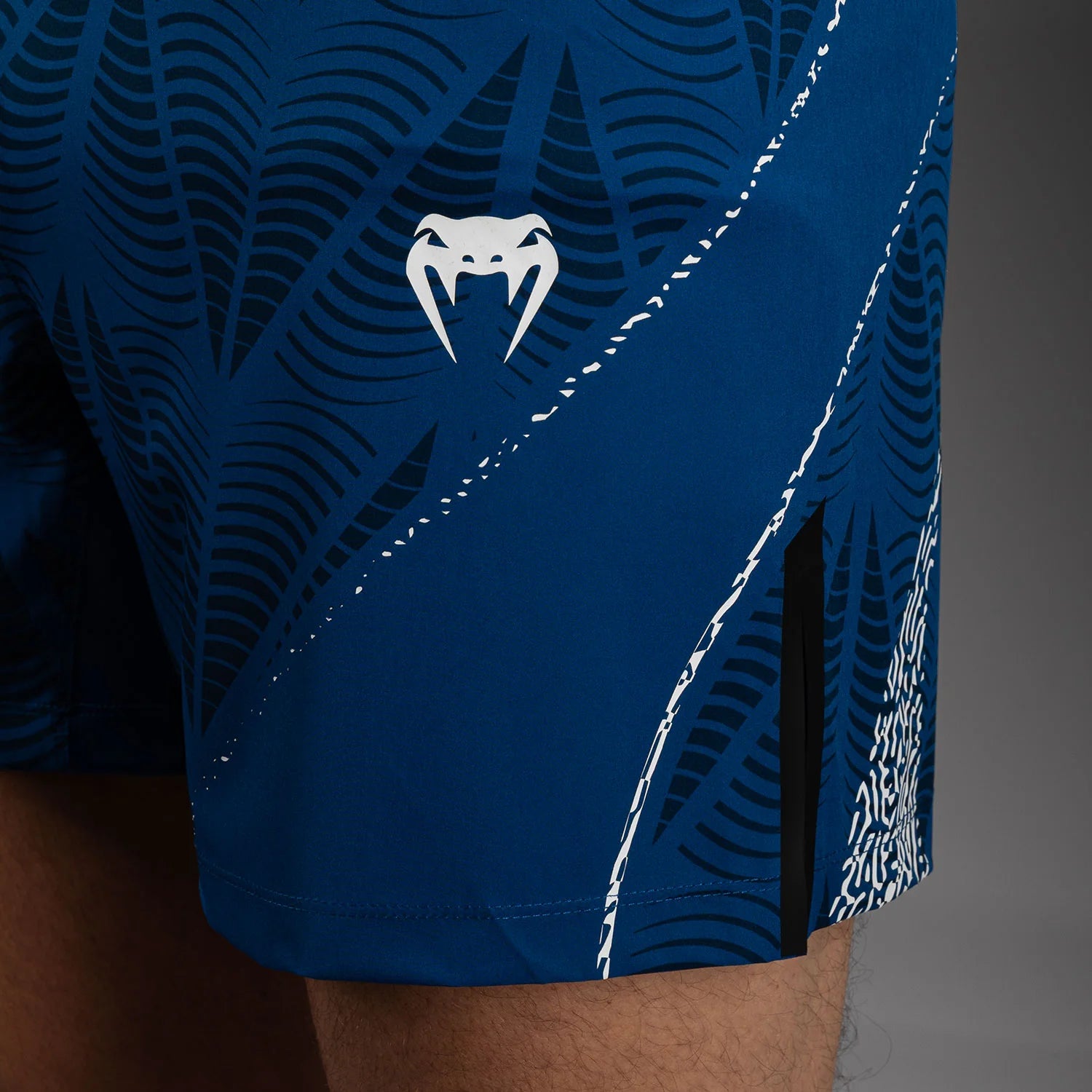 MEN'S UFC ZENITH BY VENUM AUTHENTIC FIGHT NIGHT SHORT - מכנסי ונום UFC מקוריים דגם זינט