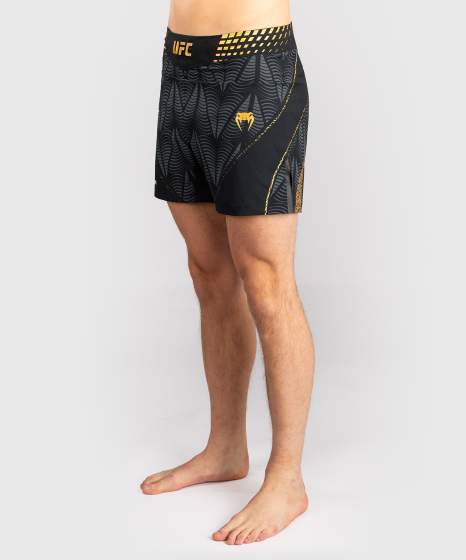 MEN'S UFC ZENITH BY VENUM AUTHENTIC FIGHT NIGHT SHORT - מכנסי ונום UFC מקוריים דגם זינט