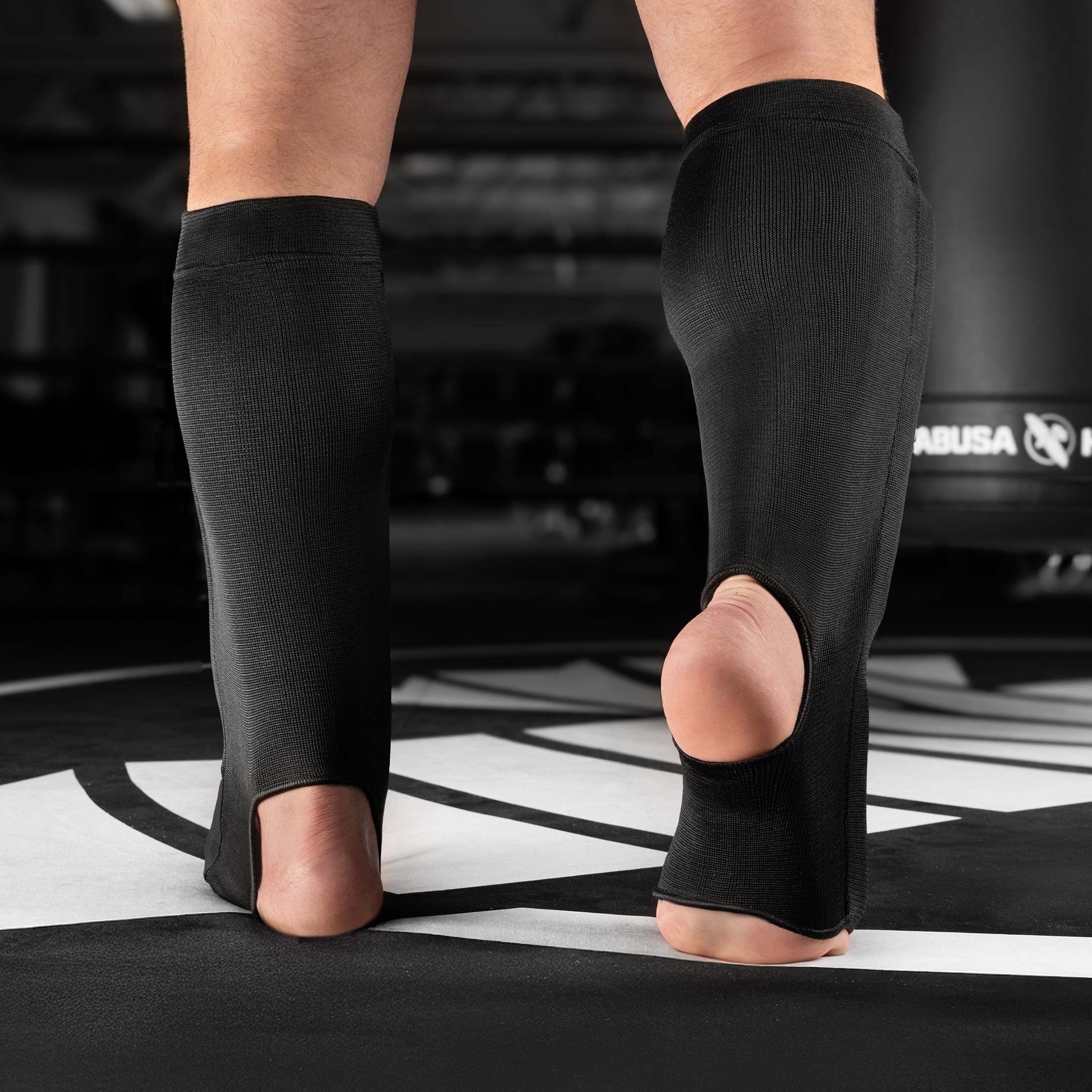 Hayabusa Core Sleeved Shin Guards - מגן שוקיים גרב היאבוסה