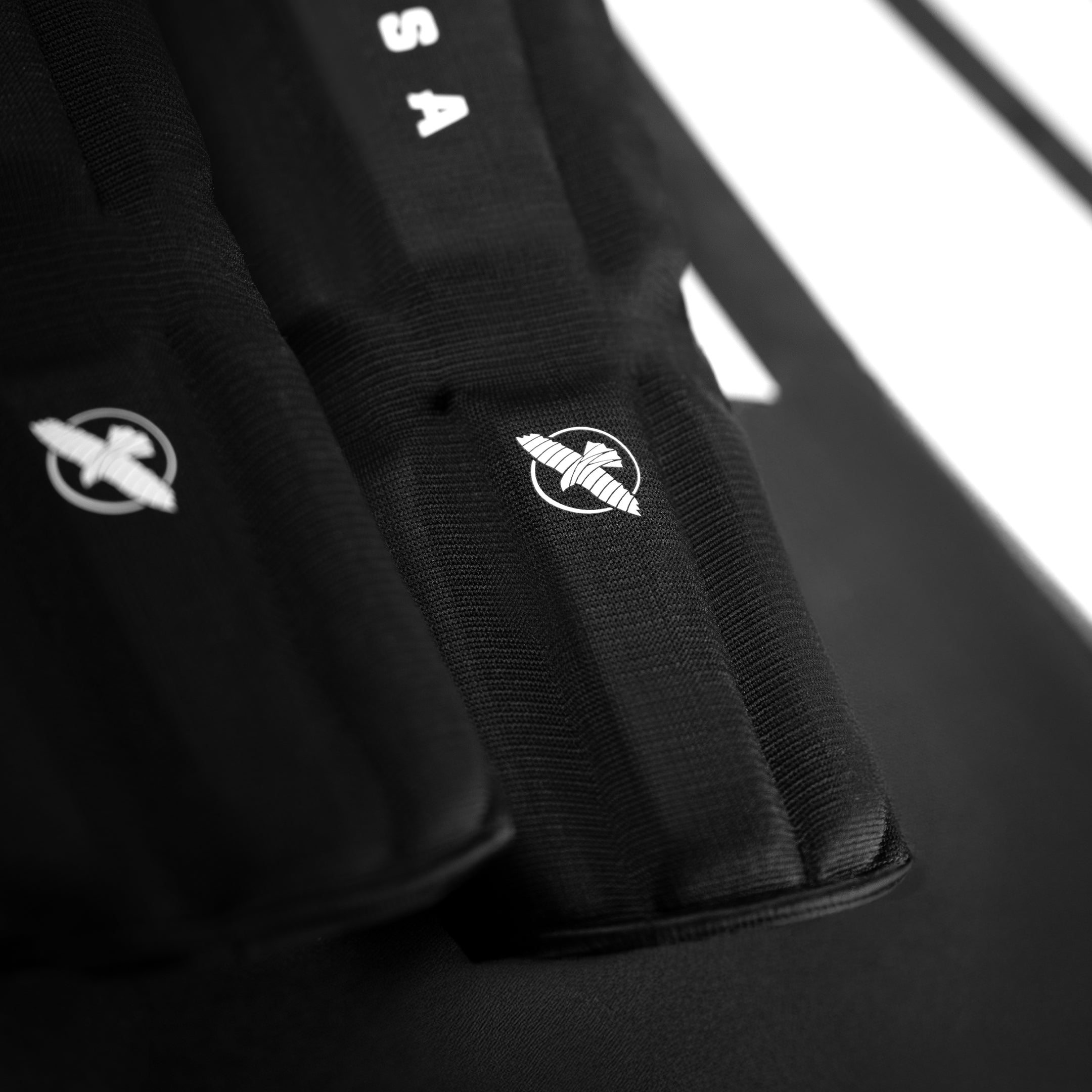 Hayabusa Core Sleeved Shin Guards - מגן שוקיים גרב היאבוסה