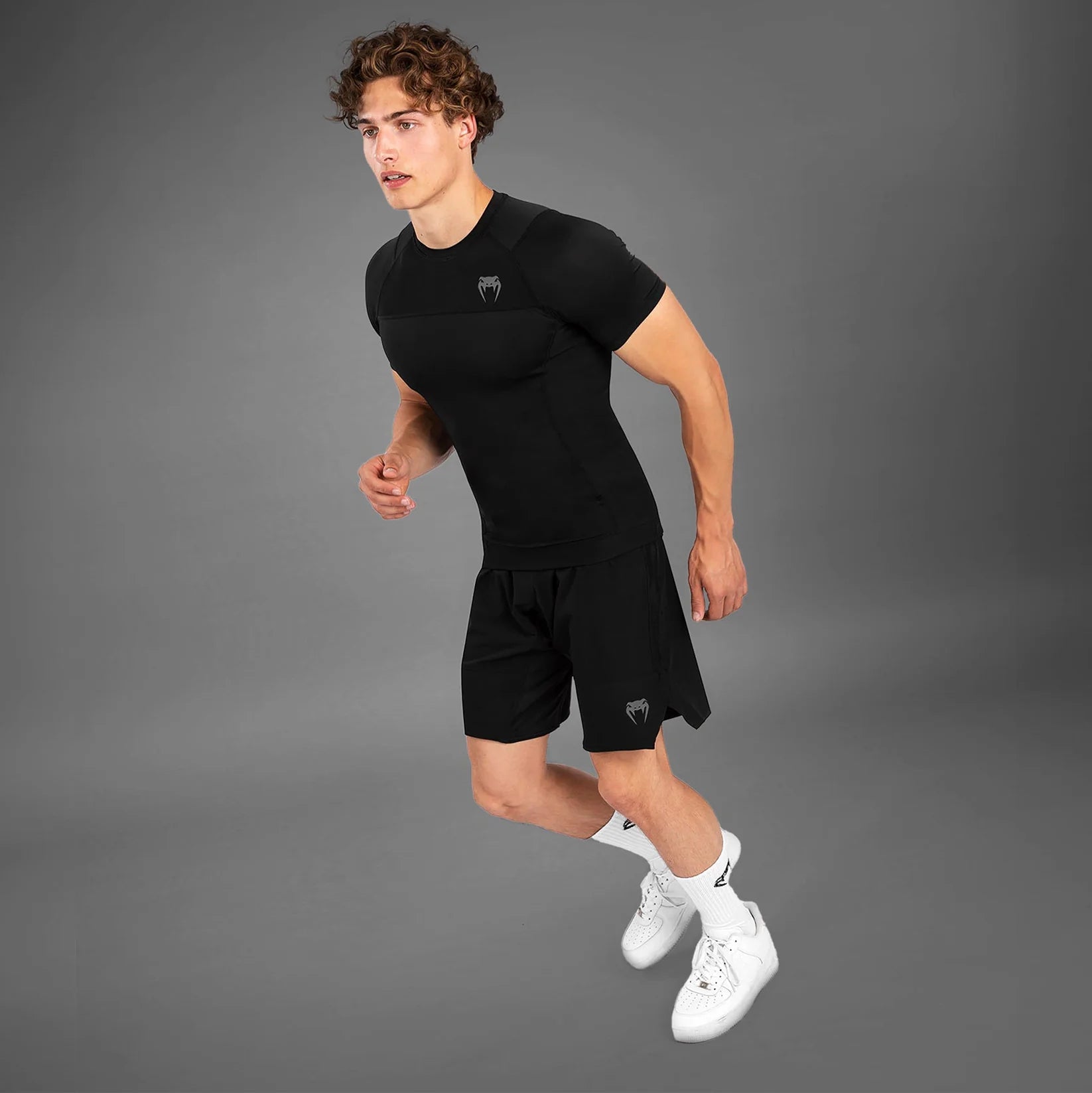 Venum G-Fit Air Rashguard Shortsleeve - ראשגארד G-FIT של ונום