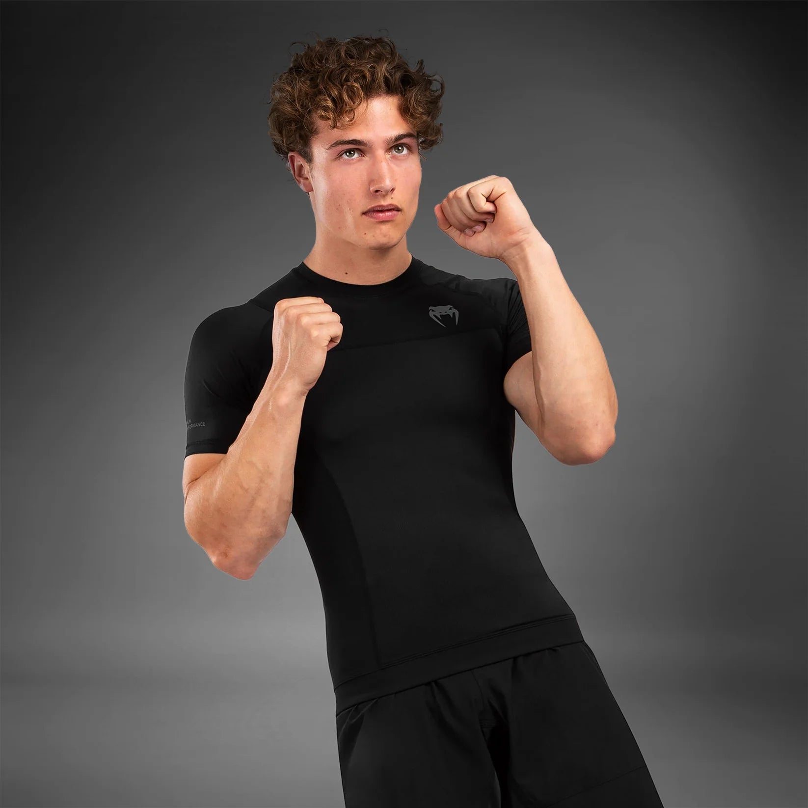 Venum G-Fit Air Rashguard Shortsleeve - ראשגארד G-FIT של ונום
