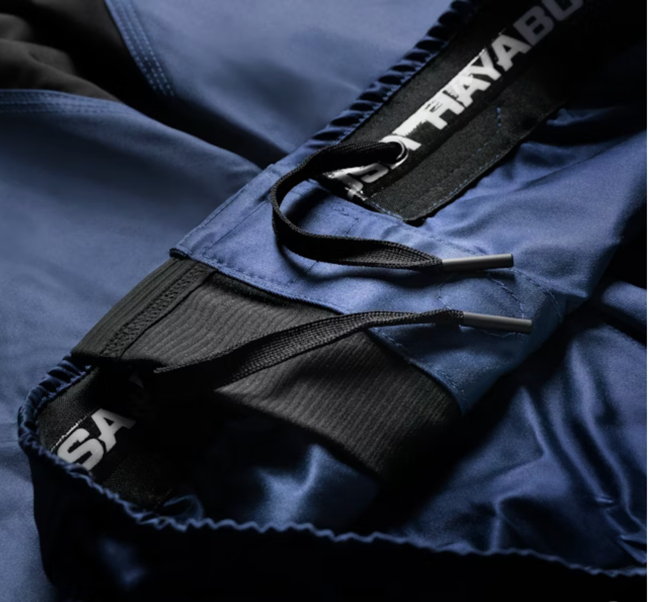Hayabusa Men’s Core Mid-Thigh Fight Shorts- מכנסי לחימה היאבוסה