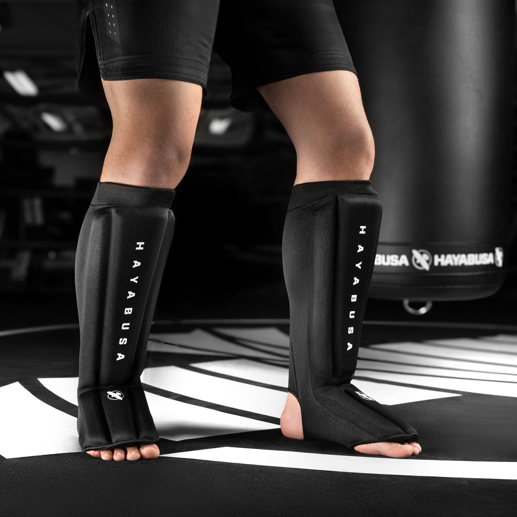 Hayabusa Core Sleeved Shin Guards - מגן שוקיים גרב היאבוסה
