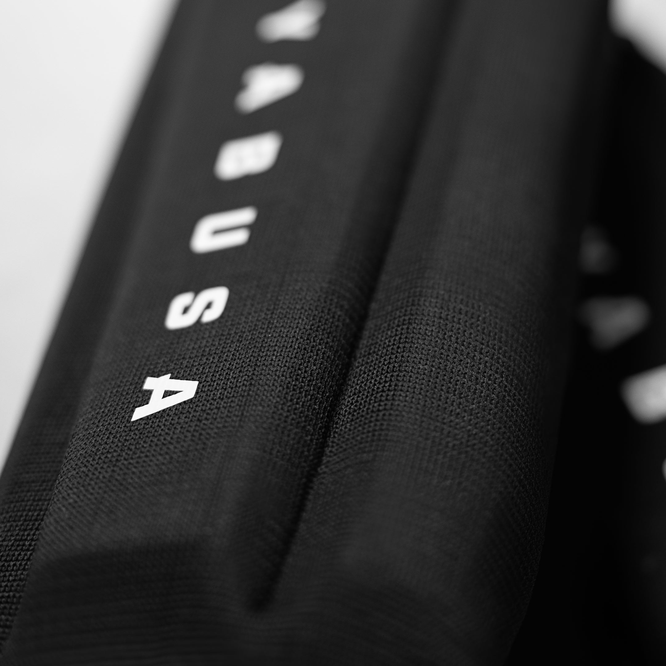 Hayabusa Core Sleeved Shin Guards - מגן שוקיים גרב היאבוסה
